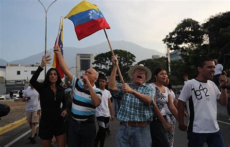 Crisis En Venezuela Políticos Se Manifiestan Frente A La Operación