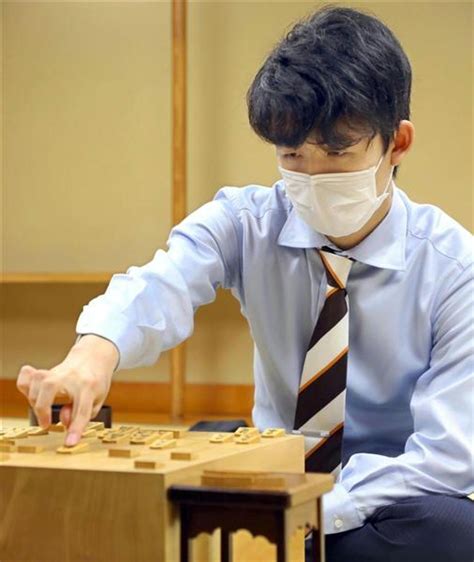 最年少タイトルに挑む藤井七段に、渡辺棋聖が立ちはだ｜最年少タイトル挑戦！ 藤井聡太 写真1 2｜zakzak：夕刊フジ公式サイト