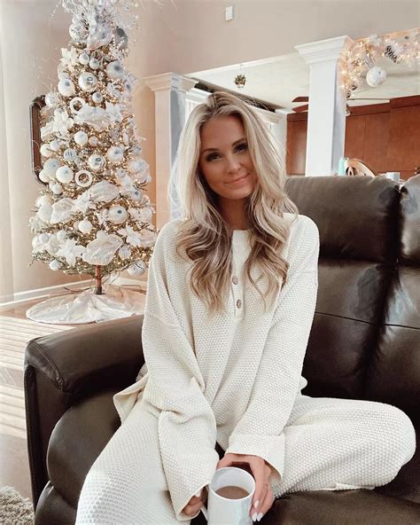 White Christmas Nudes Xmasgirls NUDE PICS ORG