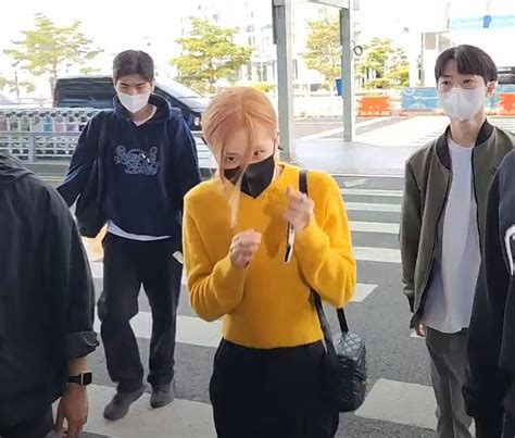 BLACKPINK MEDELLÍN on Twitter ROSÉ en el aeropuerto ICN 블랙핑크 로제