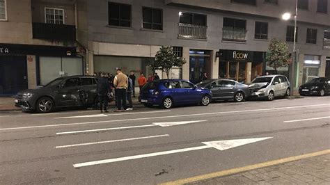 Un Conductor Ebrio Se Estrella Contra Tres Coches Estacionados En