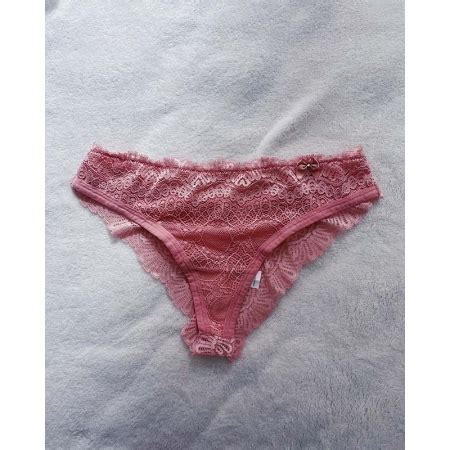 Conjunto lingerie de renda rosa top aro sem bojo e calça tanga asa delta vovó Paulina