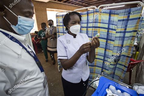 Nurse Kenyatta National Hospital Fills Syringe Editorial Stock Photo