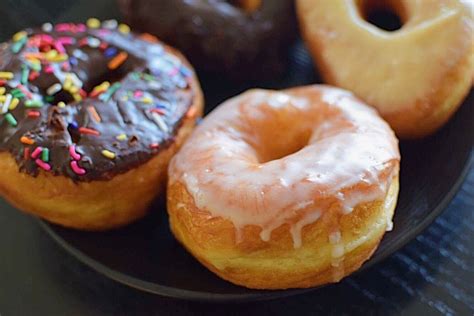 Donut vs. Doughnut: The Orthographical History