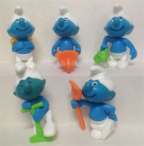 Kinder Surprise Series Ferrero The Smurfs In The Garden Builders