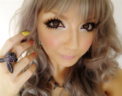 Gyaru Makeup