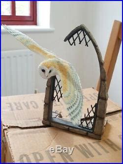 Border Fine Arts Model Barn Owl In Flight In Broken Church Window F