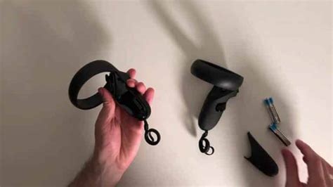 how to change battery in oculus controller