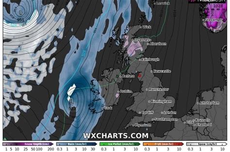 Uk Weather Forecast 70mph Gales Rain And Snow To Batter The Country