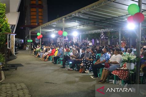 Jemaat Gki Pniel Kotaraja Jayapura Laksanakan Ibadah Malam Kudus Natal