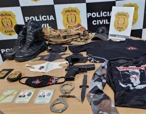 Polícia apreende arma distintivos e uniformes falsos Don Juan