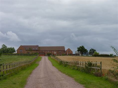 Lane To Huddington Hill Farm Jeff Gogarty Cc By Sa 2 0 Geograph