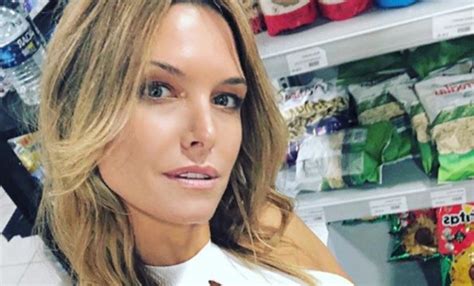 Barbie Vélez encendió las redes al compartir una foto posando en bikini Diario Registrado