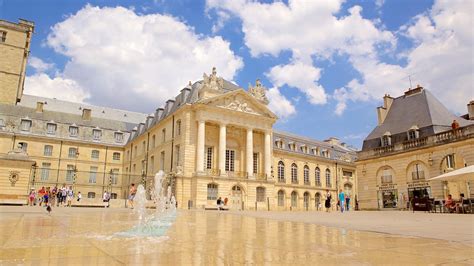 Palais Des Ducs De Bourgogne Découvrez Dijon Avec Expediafr