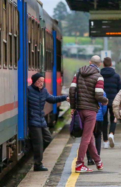 Treno Regionale Cancellato La Rabbia Dei Pendolari E Il Comune Alza La Voce