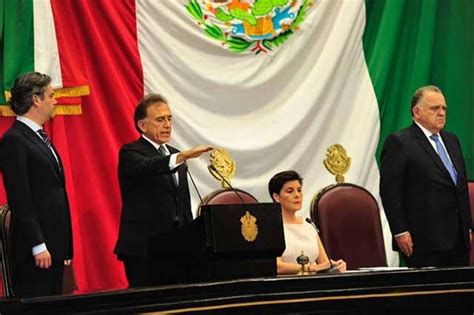 Miguel Angel Yunes Linares Toma Posesion Como Gobernador De Veracruz