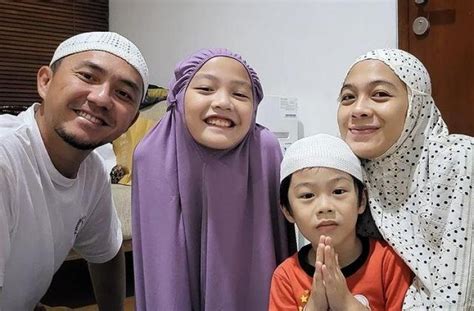 Momen Artis Salat Tarawih Bareng Keluarga Ada Atta Halilintar Dan