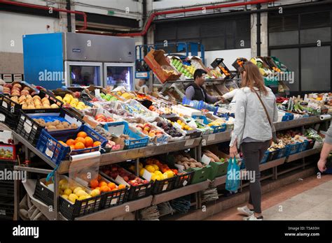 Lisbon food market hi-res stock photography and images - Alamy