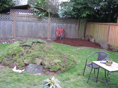 Information On How To Make A Berm | Gardening Know How