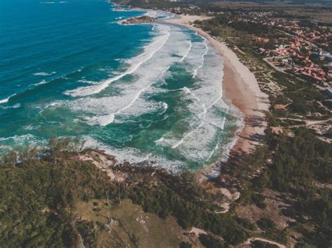 Praia da Ferrugem O Ponto de Encontro do Verão em Garopaba Garopaba sc