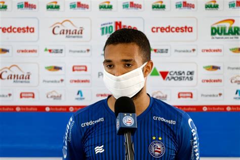 Clayson elogia força do elenco do Bahia e fala sobre briga por posição