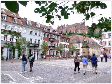 HEIDELBERG (GERMANY): The famous ruins of the Heidelberger Schloss ...