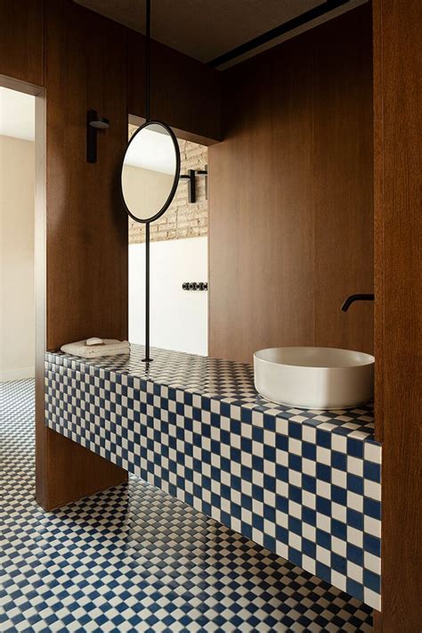 Viruta Lab Uplifts S Valencian House With A Sea Of Checkered