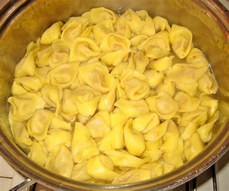 Il Mondo Di Luvi Tortellini Emiliani In Brodo Di Cappone