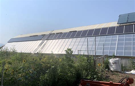 5 Tips For Building A Solar Powered Greenhouse Greenhouse With Solar Panels