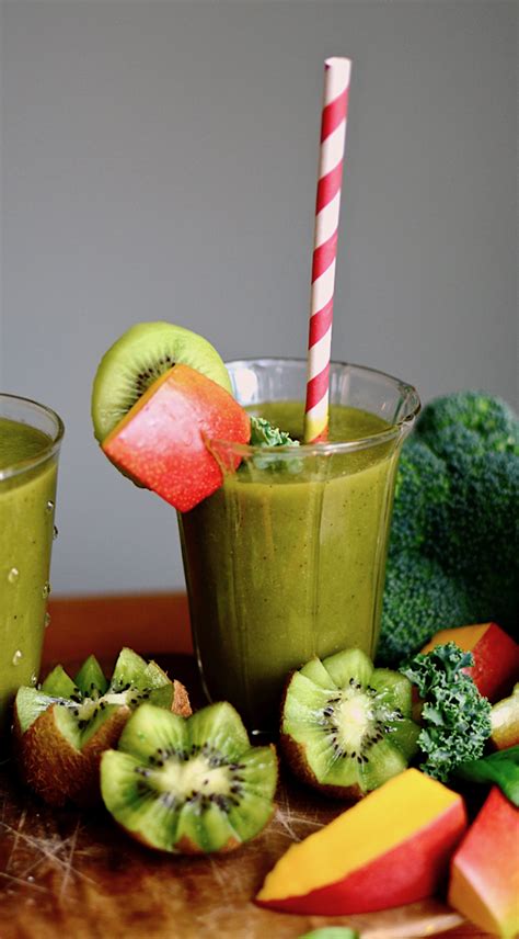 Yammie S Noshery Naked Juice Green Machine Copycat Recipe