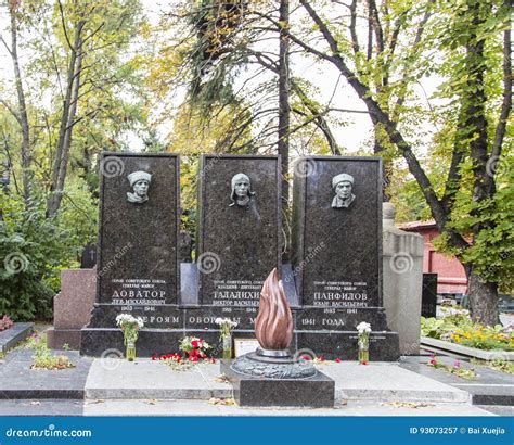 Three Heroes Tomb In Novodevichy Cemetery Moscow Editorial