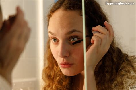 Zishy Zishylives Nude The Fappening Photo FappeningBook