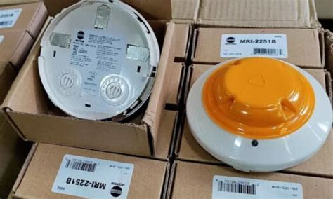 MRI 2251B SECUTRON INTELLIGENT PHOTOELECTRONIC SMOKE DETECTOR FEDEX