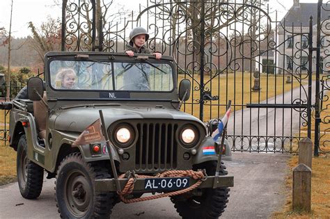 Legerjeep Willys Nekaf Touren En Smikkelen