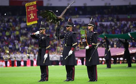 Rinden Homenaje Heroico Colegio Militar En El Estadio Azteca