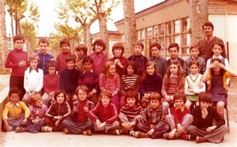 Photo De Classe Ce2 Ecole Primaire De 1974 Ecole Primaire Copains D