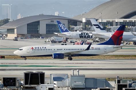 Delta inaugurates used Boeing 737s that are missing Wi-Fi, TVs - The ...