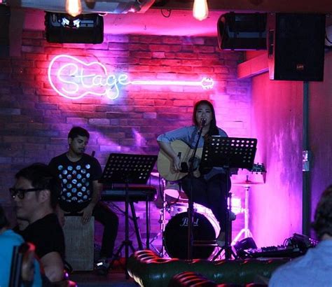 Stage - Live Music Bar & Restaurant in Singapore - SHOPSinSG