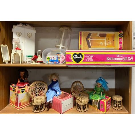 Toys A Quantity Of Pedigree Sindy Dolls Furniture And Accessories To