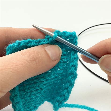 tutorial - picking up stitches - La Visch Designs