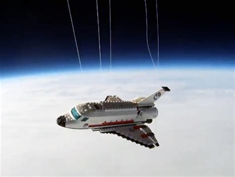 LEGO Space Shuttle Ventures Into Space - TechEBlog