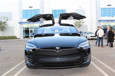 Exclusive Model X Review — Tesla Model X Is The Best SUV