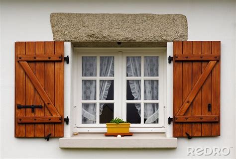 Fototapete Rote fensterläden am fenster nach Maß myredro de