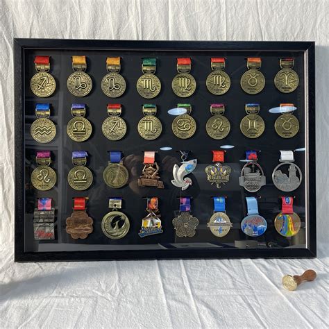 Marathon Medal Display Stand Wall Hanging Keep Balance Car Gold Medal Frame Swing Table Solid