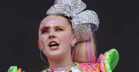 YouTuber And Nickelodeon Star JoJo Siwa Comes Out As Gay In Incredible Way Mirror Online