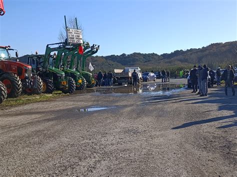 Gli Agricoltori Della Calabria Protestano Contro Rincari E Regole Ue