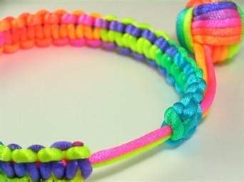 Схемы плетения браслетов из шнурков и бусин: мужские и женские варианты