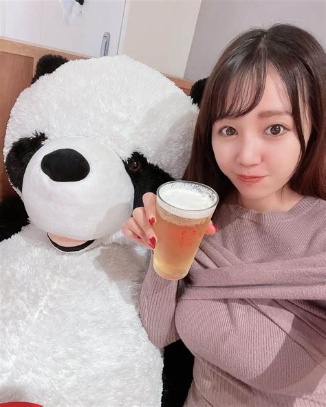 愛場れいらさんのインスタグラム写真 愛場れいらinstagram 「今日は家族と休日でアウトレット行った🐼🇨🇳 ジェラピケのクレープ初めて食べた🍨😋😘 インフルエンサー モデル