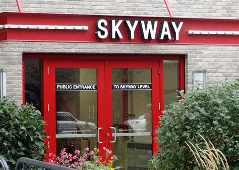 Quirky Attraction: The Minneapolis Skyway – Quirky Travel Guy