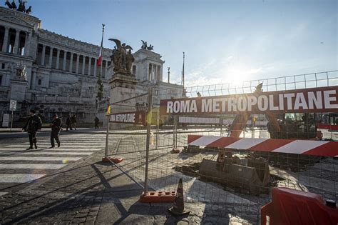 Cominciano I Lavori Per La Metro C Di Roma A Piazza Venezia La